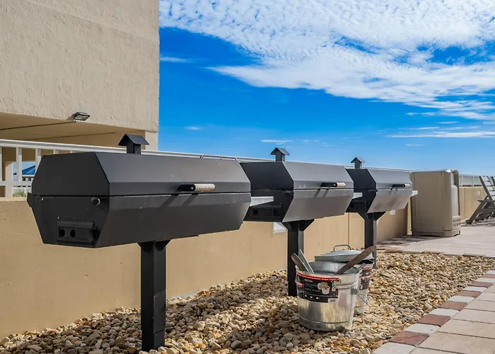 Phoenix Gulf Towers 1202 Apartment